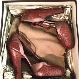 Bottega Veneta Burgundy Closed Toe Heels